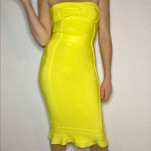 🌕Gorgeous bright yellow body con mermaid dress